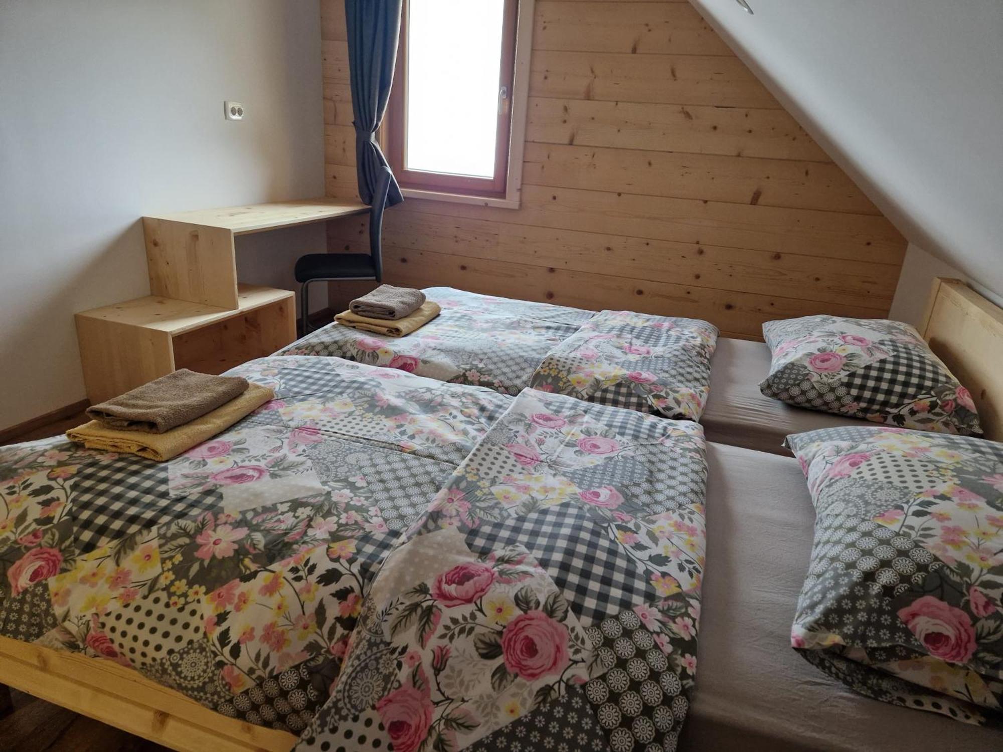 Guest House Pr Ambruzarju & Apartments Церклє-на-Горенськем Номер фото