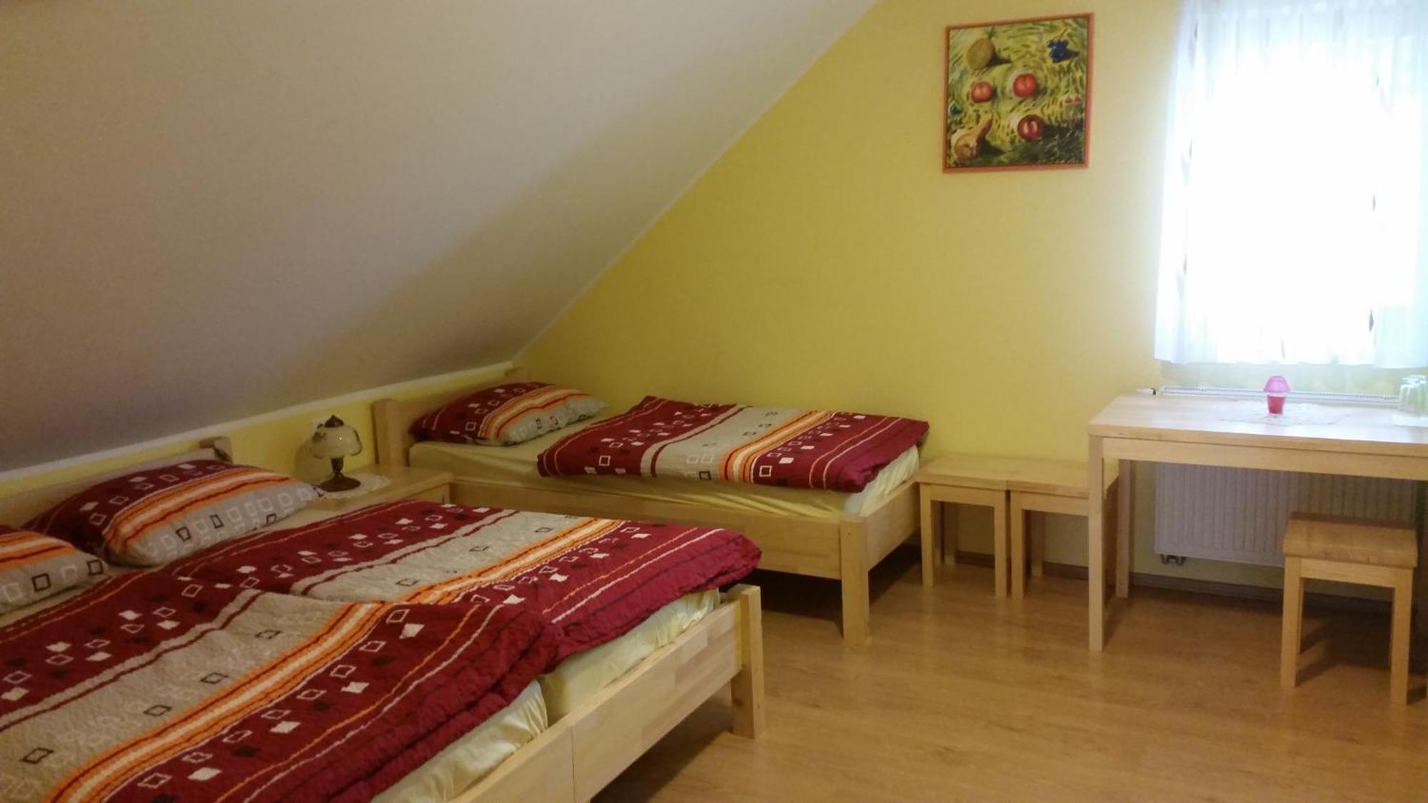 Guest House Pr Ambruzarju & Apartments Церклє-на-Горенськем Номер фото