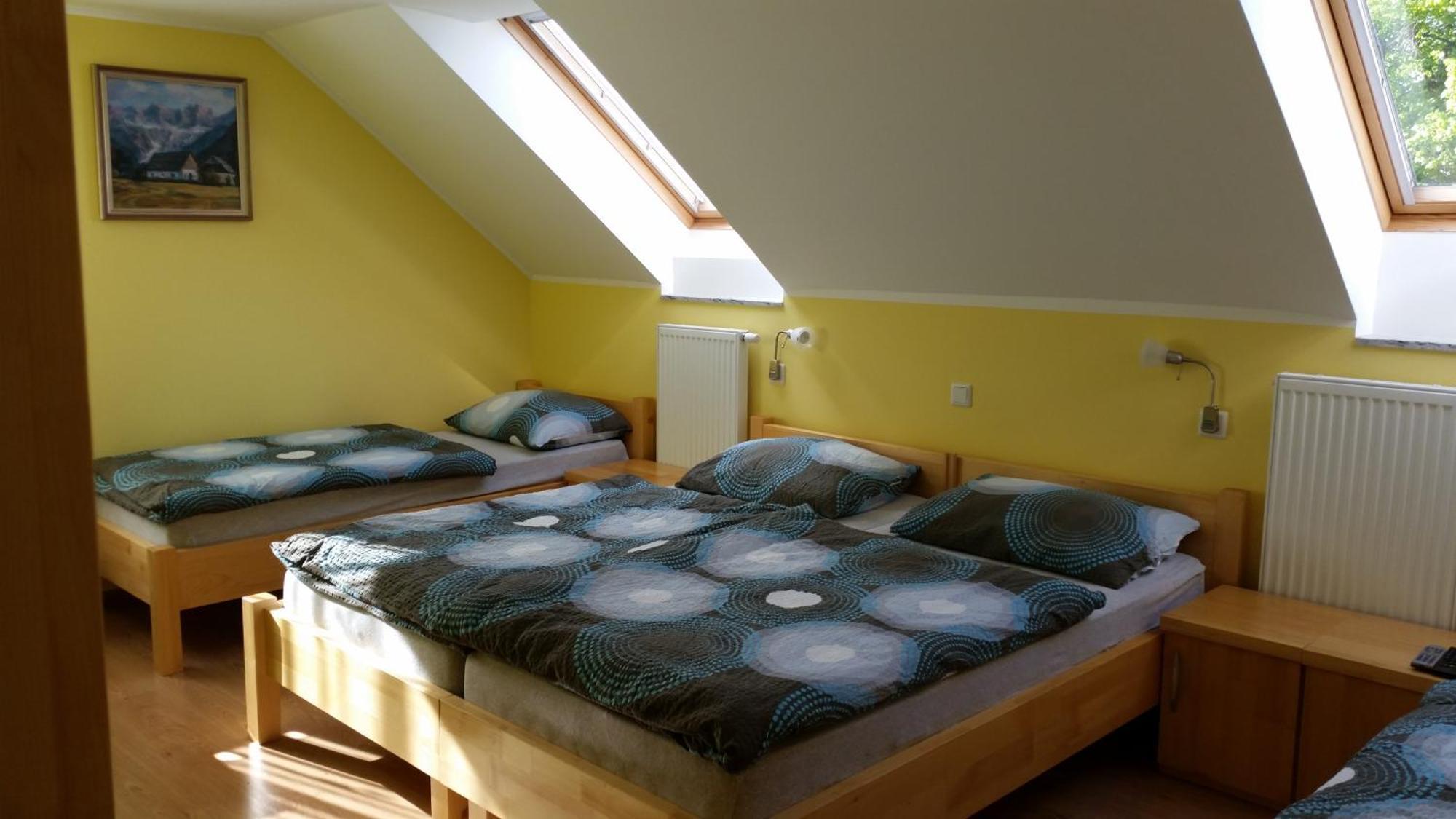 Guest House Pr Ambruzarju & Apartments Церклє-на-Горенськем Номер фото
