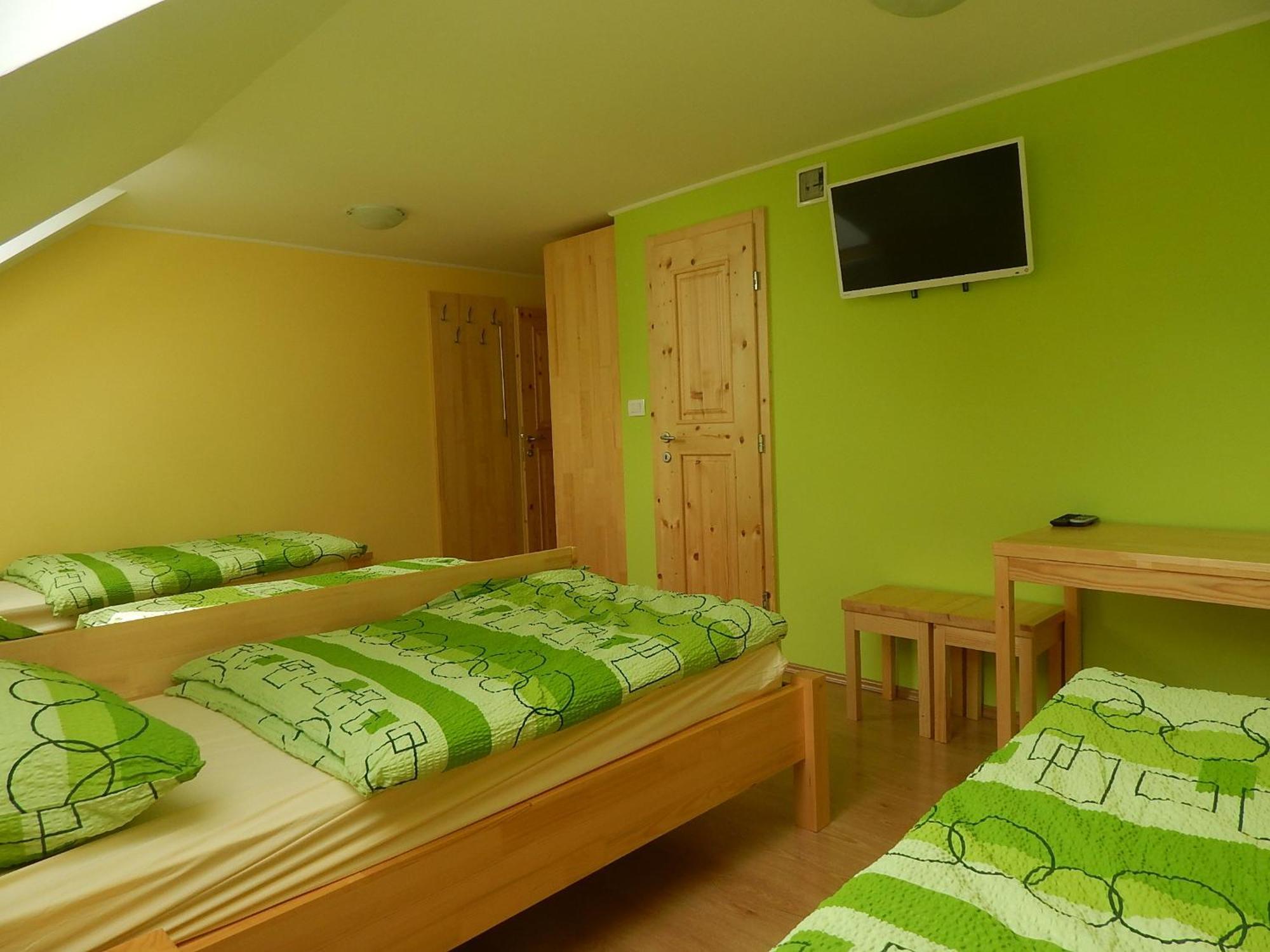 Guest House Pr Ambruzarju & Apartments Церклє-на-Горенськем Номер фото