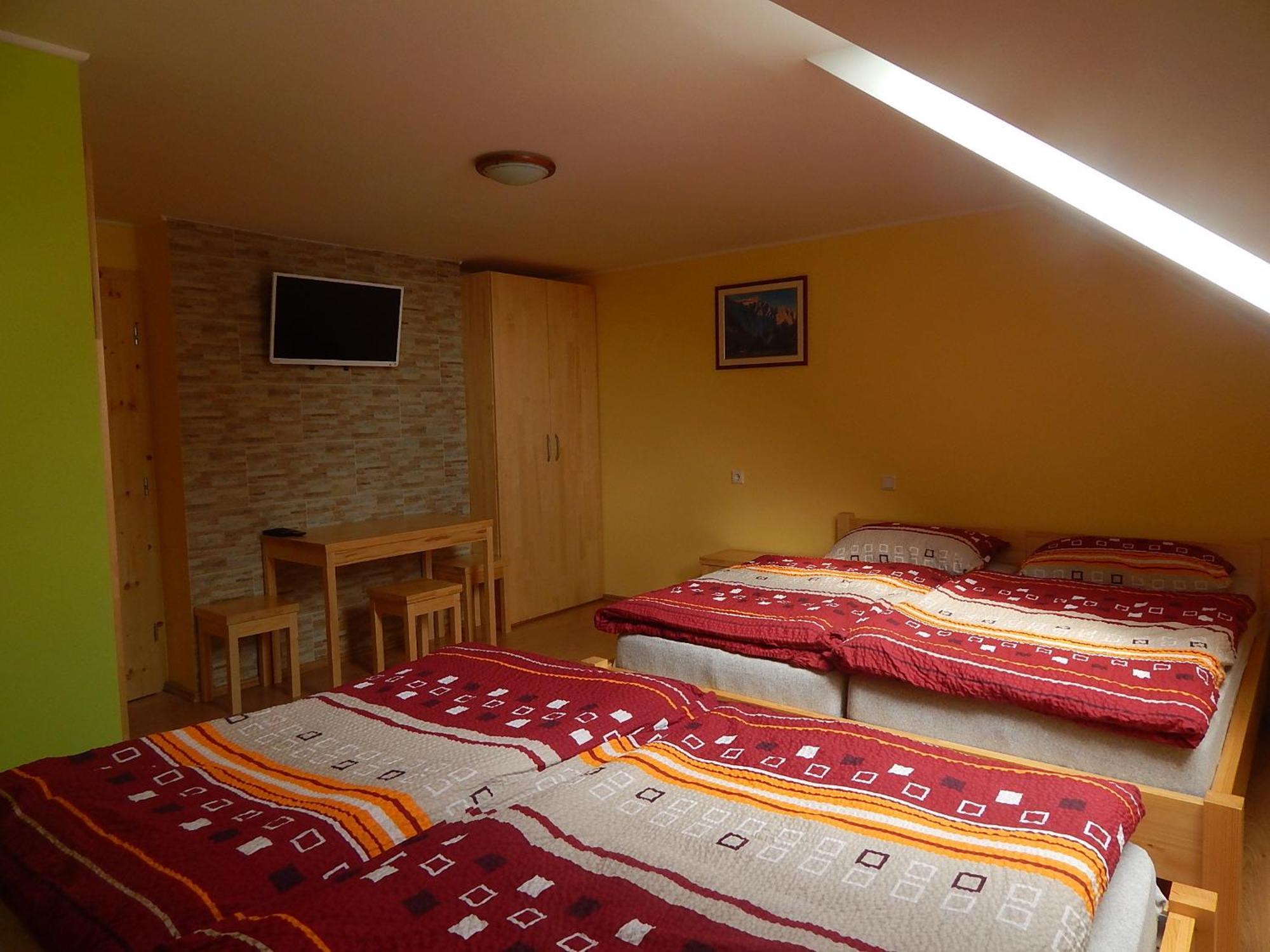 Guest House Pr Ambruzarju & Apartments Церклє-на-Горенськем Екстер'єр фото