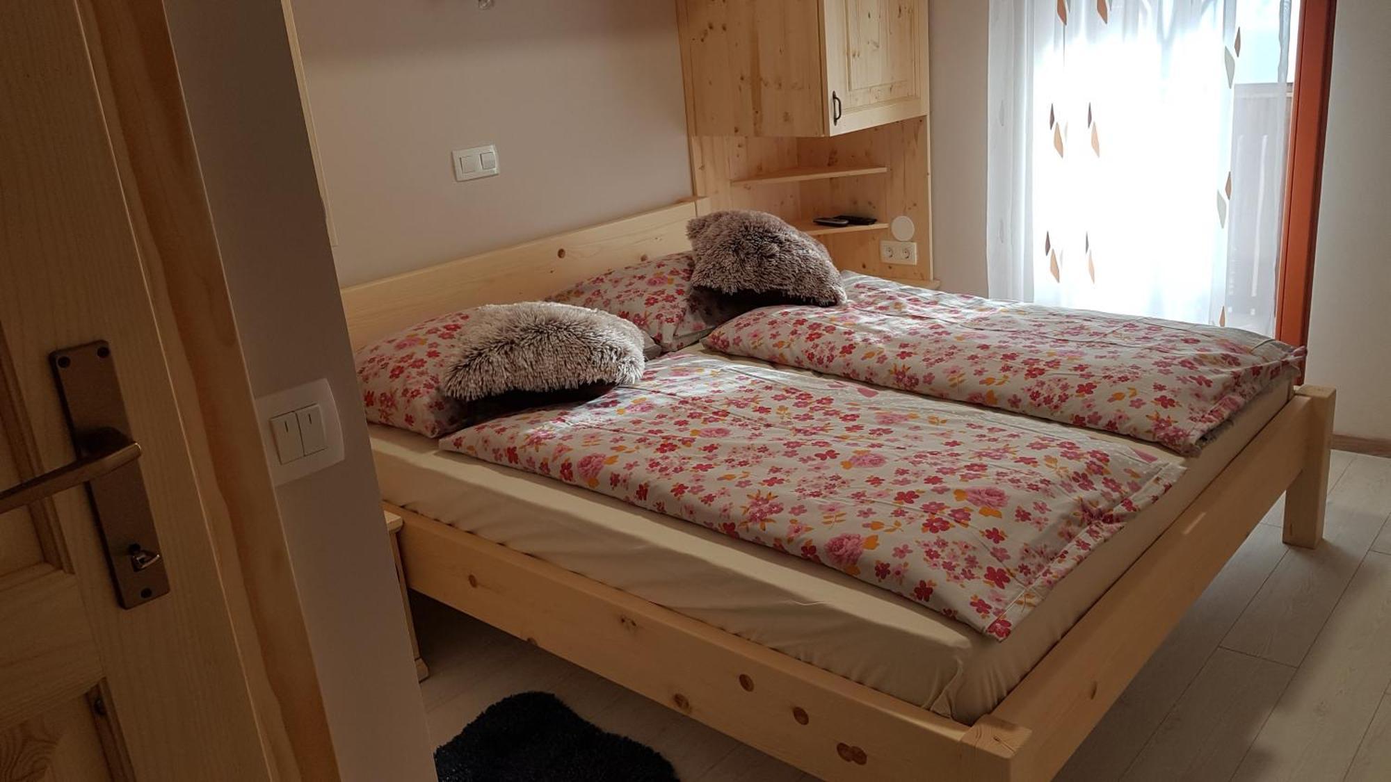 Guest House Pr Ambruzarju & Apartments Церклє-на-Горенськем Номер фото
