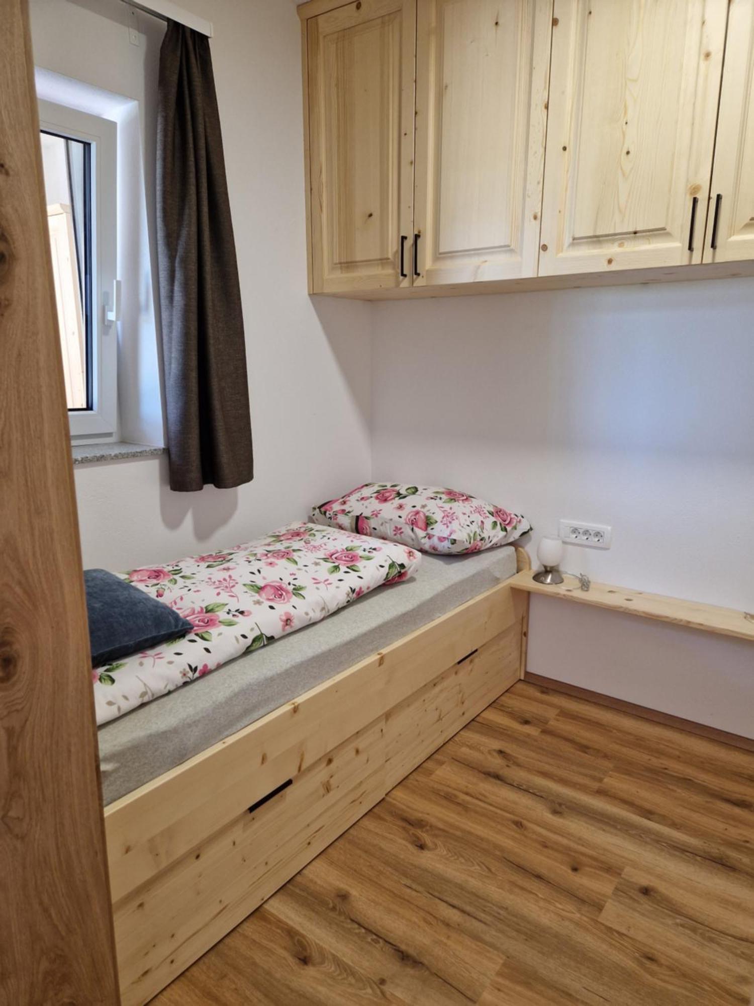 Guest House Pr Ambruzarju & Apartments Церклє-на-Горенськем Номер фото