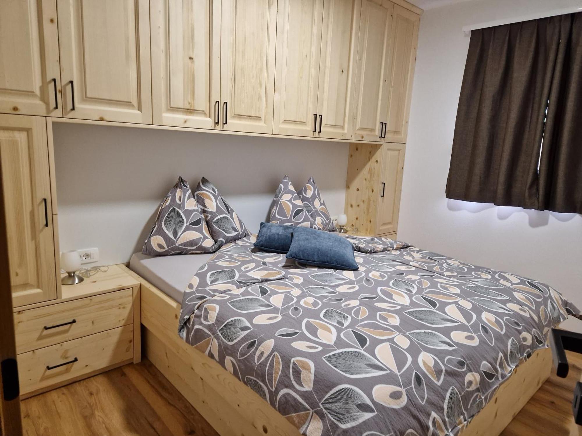 Guest House Pr Ambruzarju & Apartments Церклє-на-Горенськем Номер фото