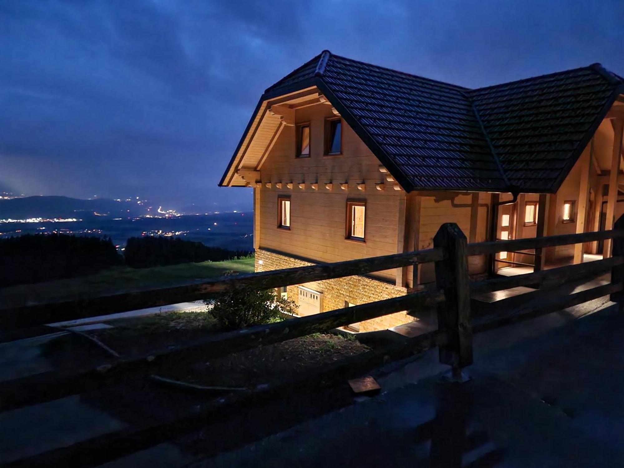 Guest House Pr Ambruzarju & Apartments Церклє-на-Горенськем Номер фото
