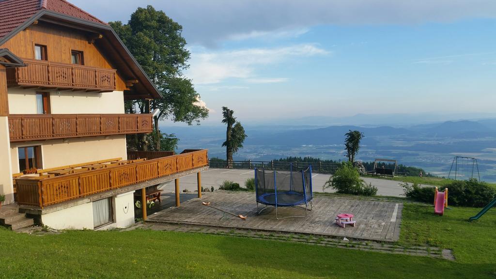 Guest House Pr Ambruzarju & Apartments Церклє-на-Горенськем Екстер'єр фото
